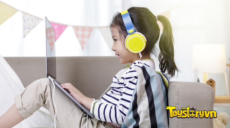 Đồ chơi giúp bé học tiếng Anh qua bài hát 