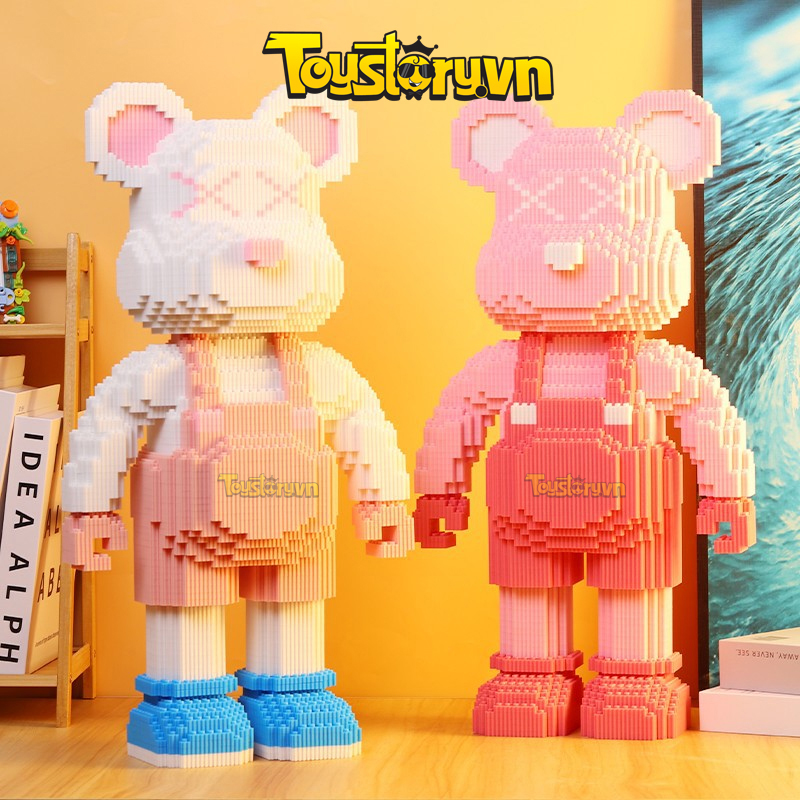 Lego Gấu Bearbrick 53cm Gấu Xám - Quần Hồng Size Lớn Full Box LEGODUZBR5516