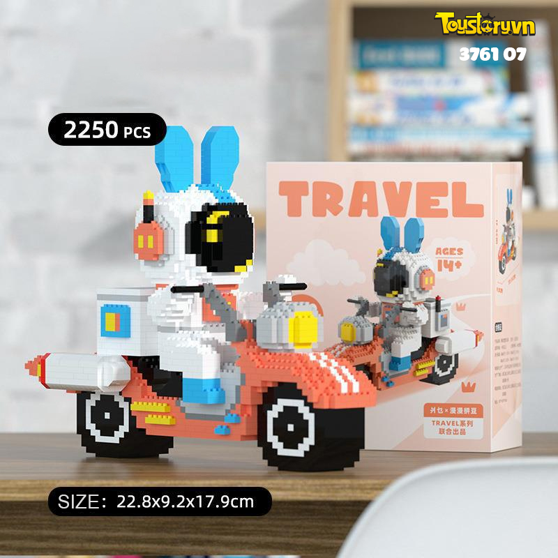 Lego Phi Hành Gia Lái Xe (3761 07)